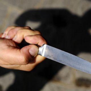 Milano: minaccia passanti con coltello chiedendo soldi, arrestato un 33enne