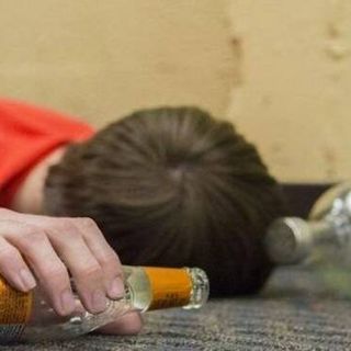 Pavia, coma etilico (di pomeriggio..): hanno 14 e 16 anni