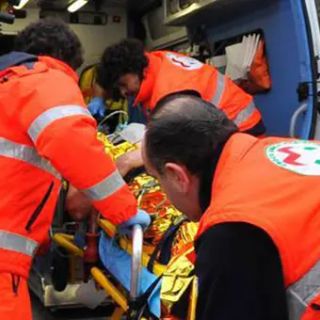 Incidente sul lavoro a Trezzano: grave 30enne schiacciato da macchinario