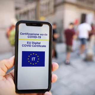 Nuovo decreto sulle riaperture: dal primo aprile cambierà il Green pass