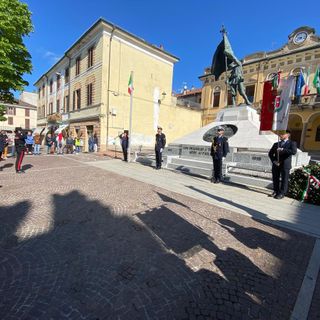 Mede: celebrato il 25 aprile in piazza della Repubblica, le immagini