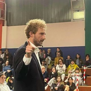 Alessandro D’Avenia, Ulisse, Bellezza e stupor mundi: 700 persone incantate, ad Abbiategrasso. Un successo incredibile per Beatrice Poggi e Umane Connessioni