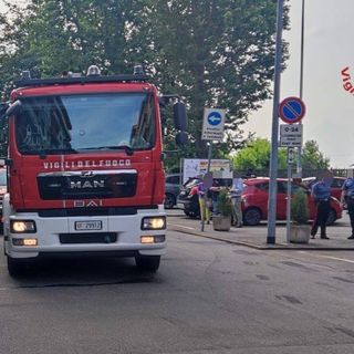 L'intervento dei mezzi di soccorso in via Cei