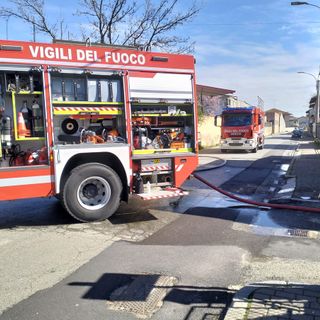 Robbio: incendio divora un'abitazione in via San Rocco