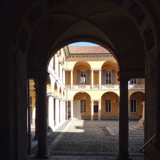 sabato 17 aprile, storie curiose ed inedite tra i cortili di Pavia