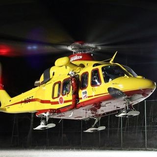 Mortara: auto esce di strada e si ribalta sulla provinciale 211, elitrasportata una 48enne