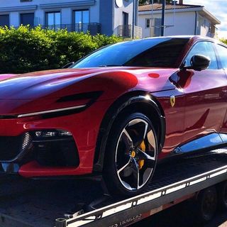 Ferrari Purosangue da 400 mila euro sequestrata al Gaggiolo dalla Gdf di Varese