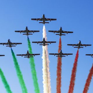 Le Frecce Tricolori nel cielo sopra Vercelli: nel 2023 l'esibizione della Pattuglia acrobatica