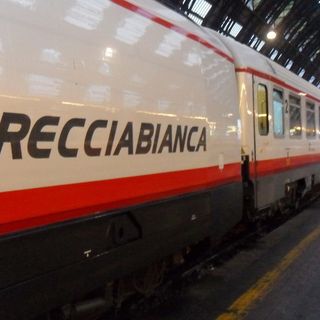 Pavia, 19enne investito da un treno in stazione