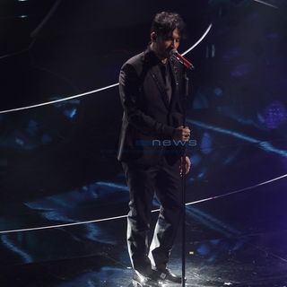 &quot;La distanza fra me e l'universo sono i miei figli&quot;: Fabrizio Moro racconta il nuovo sé da quando è diventato padre