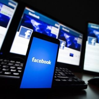 Facebook e Instagram, problema su scala mondiale: difficoltà con accessi e password per tutti gli utenti (dopo circa 2 ore tutto è stato risolto)