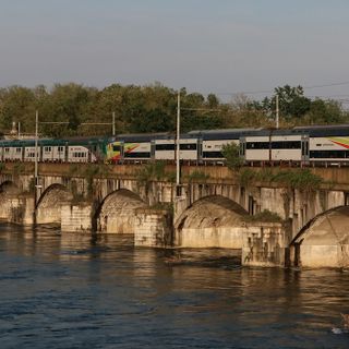 Magenta: il ragazzo ferito vicino ai binari non è stato investito dal treno