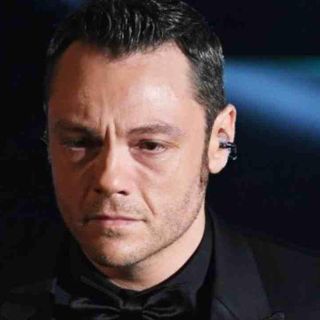 Trecate, l’addio a Ludovica officiato dal Vescovo di Novara. Al termine le note di Tiziano Ferro