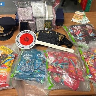 Novarese, sigarette elettroniche con resina liquida di marjuana e due chili e mezzo di hashish, arrestato un uomo