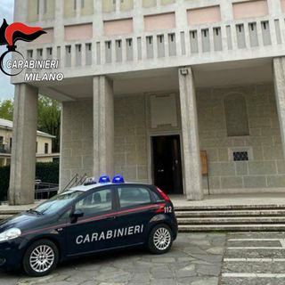 San Donato Milanese: danneggia e scaraventa arredi sacro in chiesa, in manette un 36enne
