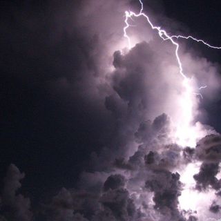 Torna il sole ma non illudiamoci: «Domani temporali, colpi di vento e possibili grandinate»
