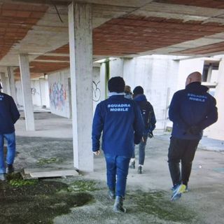 Messaggio sulla scheda elettorale: «Ho ucciso e sepolto un uomo». In Brianza sopralluogo nel cantiere del mistero