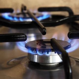 «Gas, in tre anni bollette aumentate del 34%: situazione prezzi fuori controllo»