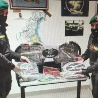 Como, 870mila euro di prodotti contraffatti sequestrati dalla GDF