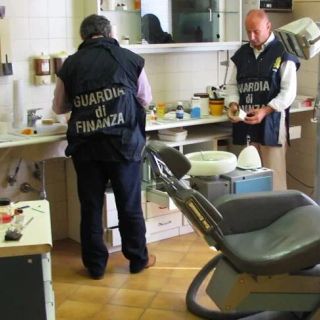 Finto dentista tra Milanese e Casale Monferrato scoperto dalla GDF