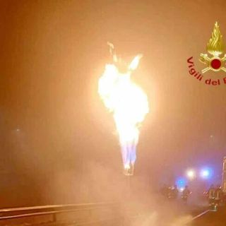 Novara-Vercelli, scontro tra due mezzi pesanti: uno trasportava Gpl