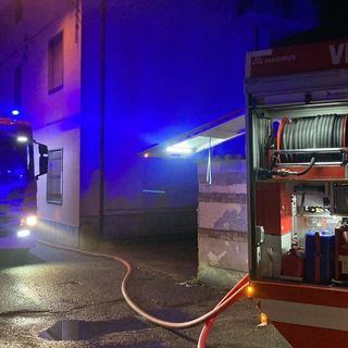 Cerano: casa divorata da un incendio nella notte