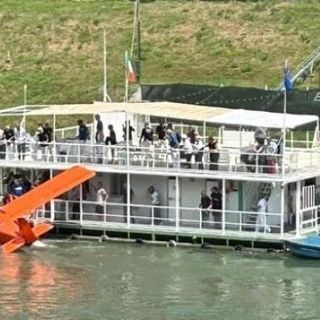 Pavia: idrovolante si ribalta sul Ticino, una donna ferita