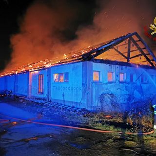 Pavia: incendio all'ex Arsenale, fiamme domate in circa 6 ore