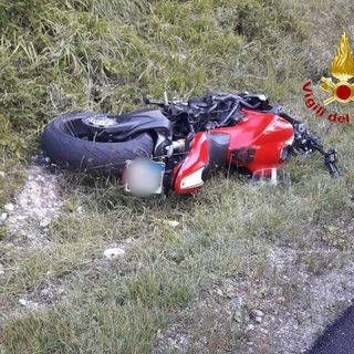 Travolge un cervo e cade dalla moto, muore nel Sud Sardegna un centauro milanese
