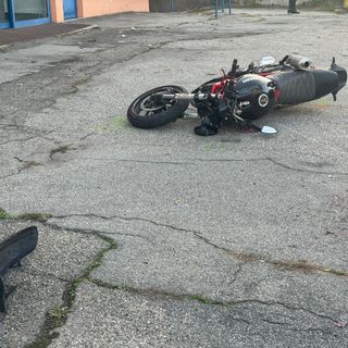 Vigevano: scontro tra moto e suv in corso Novara, ferito un 18enne