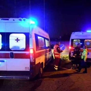 Pavese: 4 giovani feriti in incidente stradale