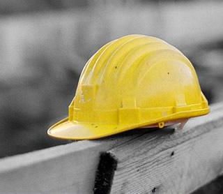 Trezzano sul Naviglio: infortunio sul lavoro, operaio 52enne rimane incastrato con un braccio sotto a un macchinario
