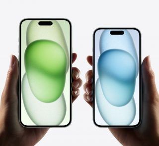 Milano: in coda dalle 7 in piazza Liberty per il nuovo iPhone15