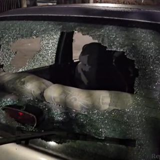 Ladri nel quartiere nord di Magenta: rompono i vetri delle auto e rubano i telecomandi del cancello