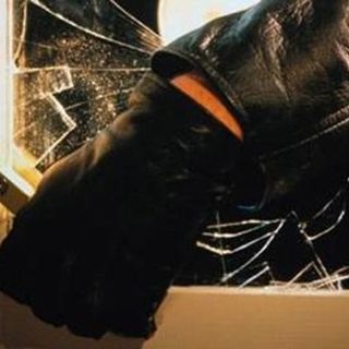 Parona: forzano la finestra della camera da letto e fuggono con 200 euro in contanti