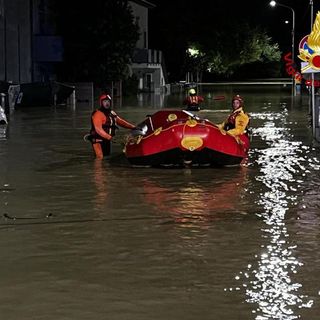Marche, soccorsi in partenza da Milano. Sale a 8 il bilancio dei morti