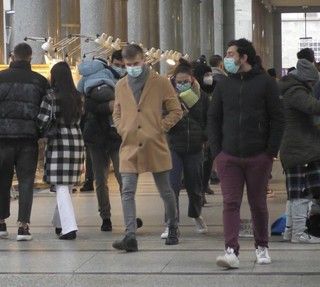 Covid, approvato il decreto: ecco le nuove regole. Super green pass anche al bancone dei bar, mascherine all'aperto, Fpp2 al chiuso