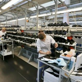 Moreschi, una sola offerta per il salvataggio dello storico calzaturificio di Vigevano: sul piatto 1.7 milioni