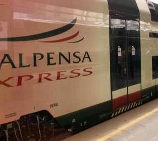 Muore travolto dal Malpensa Express a Rescaldina. Circolazione ferroviaria bloccata