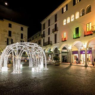 Novara: primo sabato con mascherine obbligatorie in centro