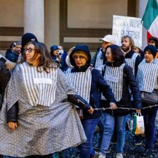 No Green Pass a Novara &quot;vestiti&quot; da ebrei nei campi, il sindaco: &quot;Vergognoso&quot;