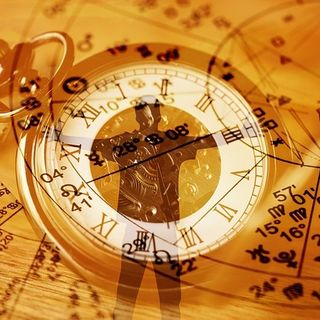 Ecco cosa prevedono le stelle per il periodo di vacanza. Con l’augurio che illuminino il cammino ed accendano l’amore, la gioia e… l’estate!