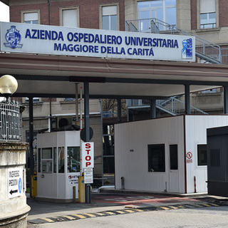 Tragedia all’ospedale Maggiore di Novara: una donna muore insieme al suo bambino appena nato