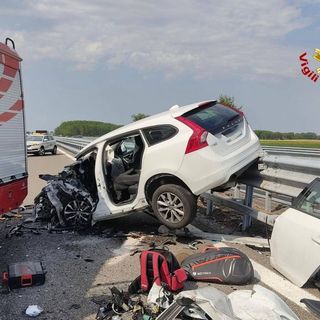 Le immagini del tragico incidente in autostrada nel tratto Gropello-Casei Gerola
