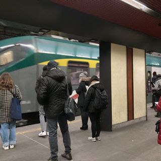 Disagi e carenze del trasporto pubblico. I pendolari lombardi chiedono le dimissioni dell'assessore Terzi