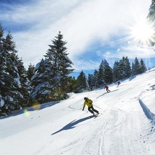 Vacanze sulla neve, dal primo gennaio 2022 arriva l’assicurazione obbligatoria