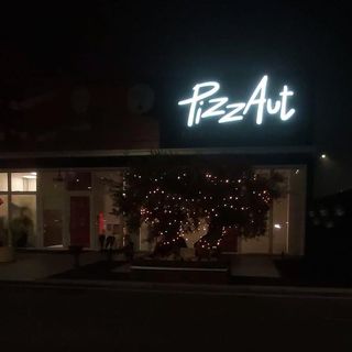 PizzAut, la fiducia è stata ricompensata: «Si sono presentati i clienti che non avevano pagato. E hanno lasciato pure i cioccolatini per i ragazzi»