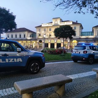 Novara, 21enne spruzza uno spray urticante addosso ad un coetaneo, denunciato
