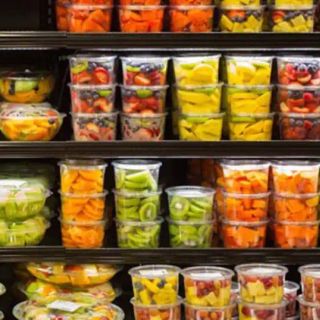 Carrefour riduce sensibilmente gli imballaggi in plastica