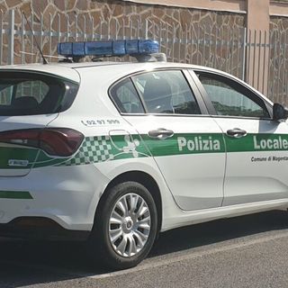 Magenta: danneggia il pullman e scappa, rintracciato e denunciato dalla Polizia locale